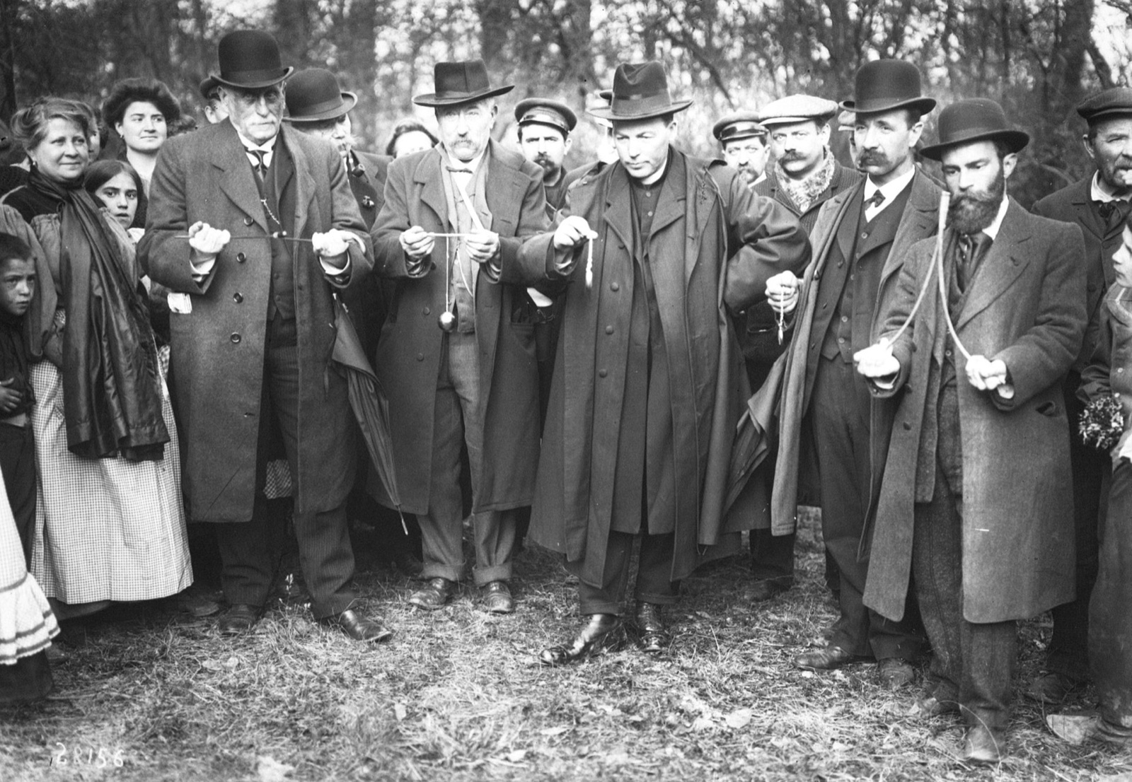 Sourciers, March 1913